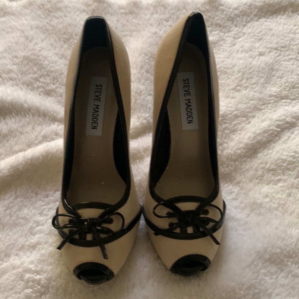 Steve Madden size 6 open toe heel